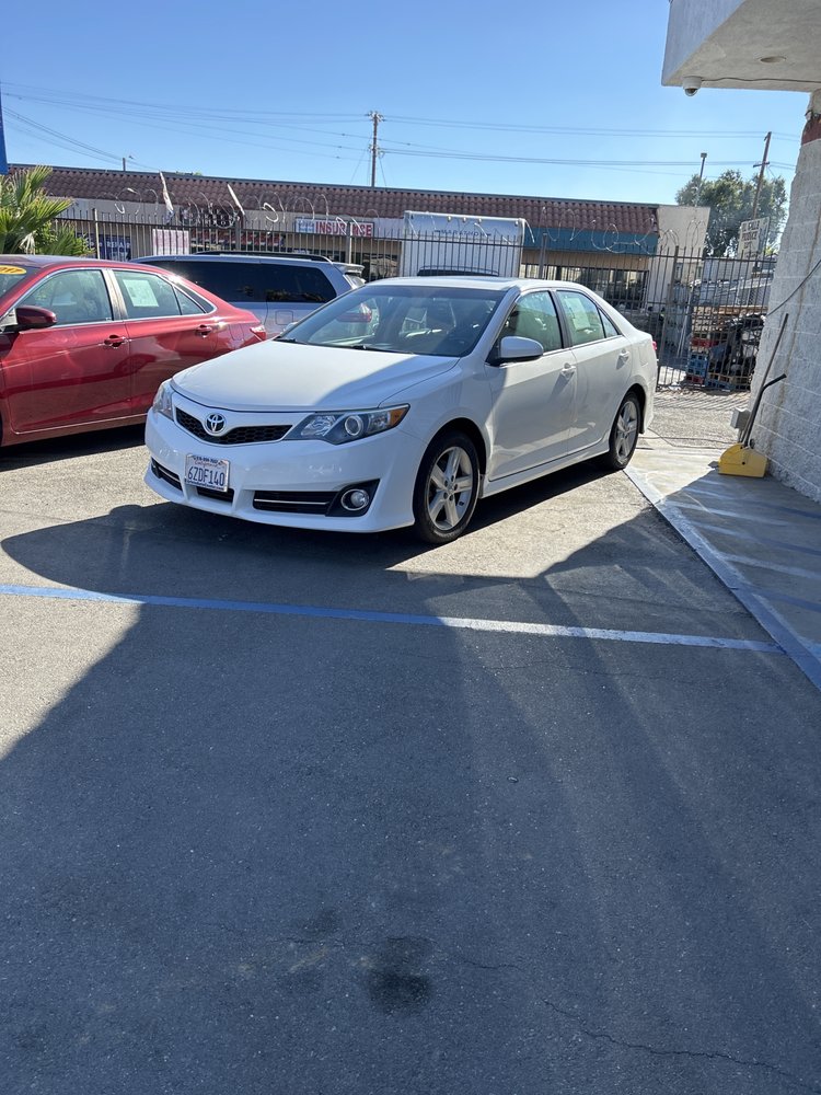 ARLETA AUTO CENTER Updated September 2024 85 Photos & 13 Reviews 14001 Van Nuys Blvd
