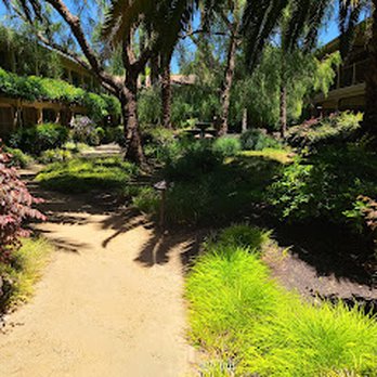 El Pueblo Inn - nice grounds - Hotels Near Me - Sonoma, California El Pueblo Inn - nice grounds - Hotels Near Me - Sonoma, California