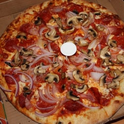 Pizza Pizza - Red onion, pepperoni and mushroom pizza !