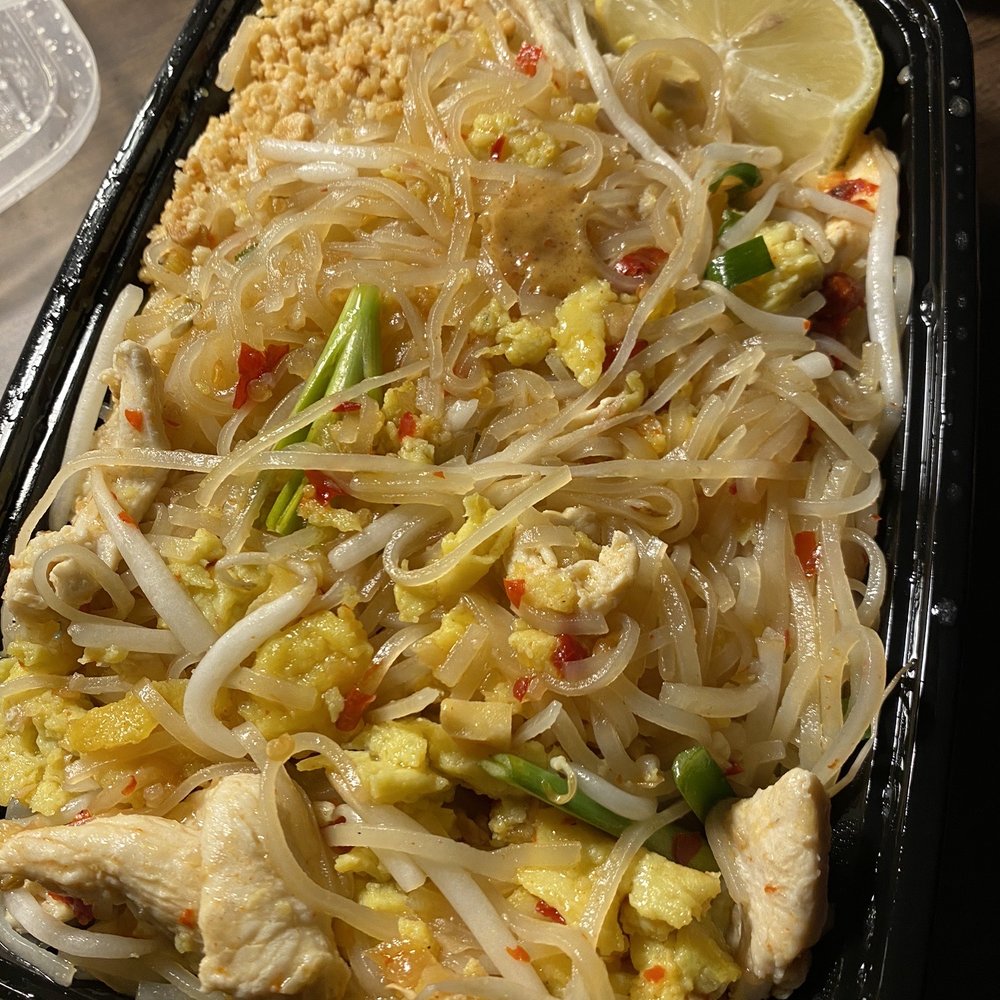 Star of Siam - Chicken pad thai - Thai Near Me - Chicago, Illinois Star of Siam - Chicken pad thai - Thai Near Me - Chicago, Illinois
