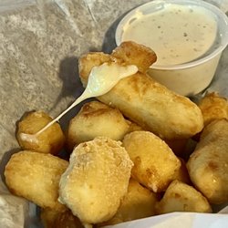 Lakehouse Bar & Restaurant - Cheese Curds