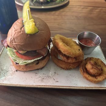 Mountain Standard - *Eaton Ranch Cheese Burger - New American Near Me - Vail, Colorado