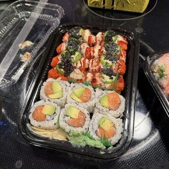 Ukai Japanese Restaurant - Salmon Avocado Roll Magic Tuna - Japanese Near Me - Chicago, Illinois Ukai Japanese Restaurant - Salmon Avocado Roll Magic Tuna - Japanese Near Me - Chicago, Illinois