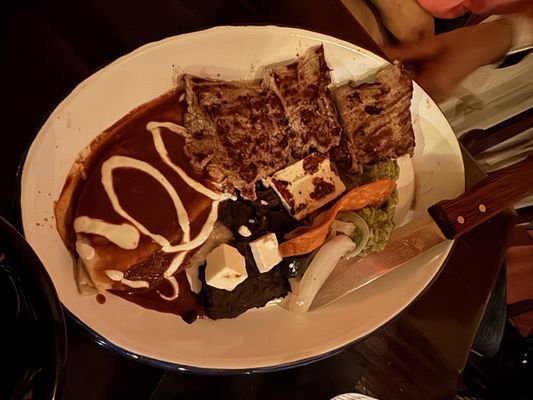 Fonda Del Barrio by null