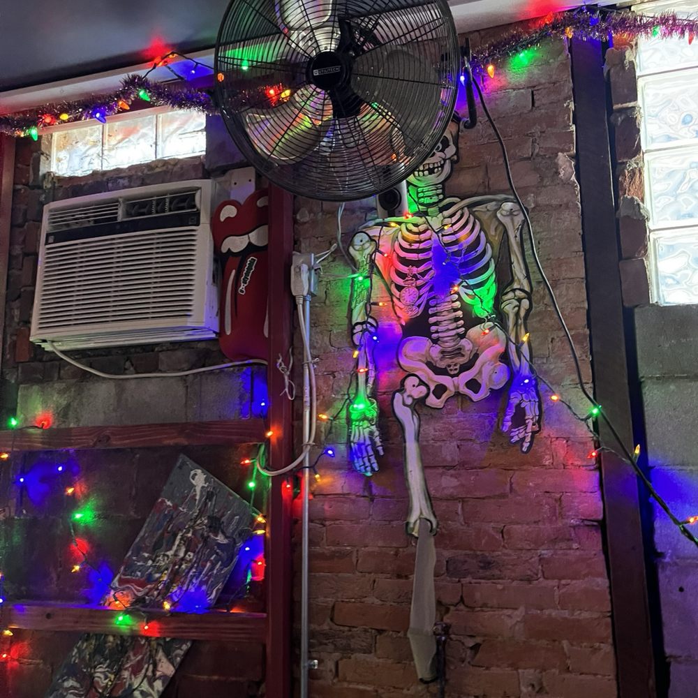 The El Bar - Dive Bars Near Me - Philadelphia, Pennsylvania The El Bar - Dive Bars Near Me - Philadelphia, Pennsylvania