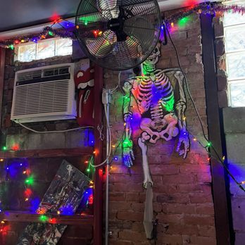 The El Bar - Dive Bars Near Me - Philadelphia, Pennsylvania The El Bar - Dive Bars Near Me - Philadelphia, Pennsylvania