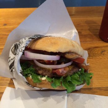 Helsinki Sausage Company - That's a damn good burger! - Hot Dogs Near Me - Vantaa, 18