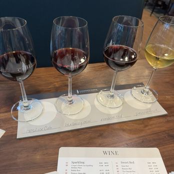 Cooper’s Hawk Winery & Restaurant - Wine flight - American Near Me - Tampa, Florida