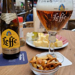 Le Poechenellekelder