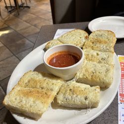Yetty's Pizza - Garlic cheesy bread