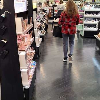 SEPHORA - Inside the store - Cosmetics & Beauty Supply Near Me - Thousand Oaks, California SEPHORA - Inside the store - Cosmetics & Beauty Supply Near Me - Thousand Oaks, California
