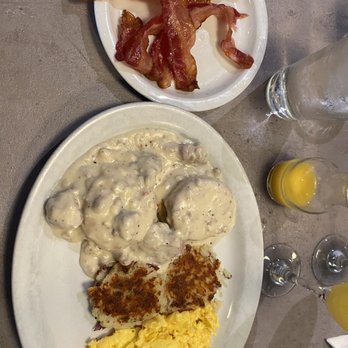 Ruperts at the Edge - Biscuits and Gravy and Bacon - Breakfast & Brunch Near Me - Edgewater, Colorado Ruperts at the Edge - Biscuits and Gravy and Bacon - Breakfast & Brunch Near Me - Edgewater, Colorado