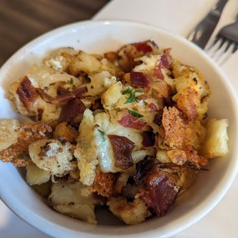 Juneberry Table - Griddled potatoes and onions with bacon and cheese - Breakfast & Brunch Near Me - Cleveland, Ohio