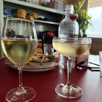 Uptown - Sauv Blanc and Dirty Martini - Sports Bars Near Me - Austin, Texas