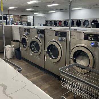 Wizard Of Suds - Heavy duty washers - $7.25 - Laundromat Near Me - Las Vegas, Nevada Wizard Of Suds - Heavy duty washers - $7.25 - Laundromat Near Me - Las Vegas, Nevada