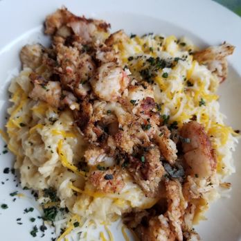 Hole In The Wall - Lobster and crab mac and cheese - American Near Me - Gwynns, Virginia Hole In The Wall - Lobster and crab mac and cheese - American Near Me - Gwynns, Virginia