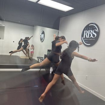 RBS Dance - Jumps & turns with Yisell - Dance Studios Near Me - Moreno Valley, California