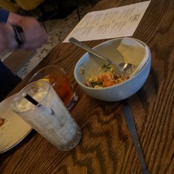 Recette - Salmon tartare, East of Dufferin and Long Story along cocktails.