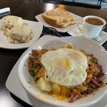 Farmer Franks - Corned Beef Hash Skillet and Biscuits and Gravy - Breakfast & Brunch Near Me - Detroit, Michigan Farmer Franks - Corned Beef Hash Skillet and Biscuits and Gravy - Breakfast & Brunch Near Me - Detroit, Michigan
