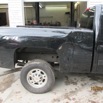 NCA Auto Body Repair - BEFORE -
The right side of the truck bed is damaged and has started rusting. - Body Shops Near Me - Hooksett, New Hampshire NCA Auto Body Repair - BEFORE -
The right side of the truck bed is damaged and has started rusting. - Body Shops Near Me - Hooksett, New Hampshire