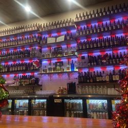 Arsenal Cider House - Bar scene for the holidays
