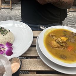 Sancocho Large Sancocho Large