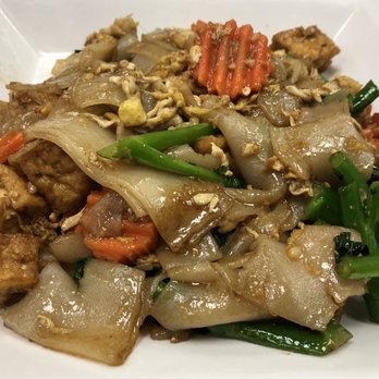 Laos Thai Kitchen - Pad See Ew w/ Tofu - Thai Near Me - Lowell, Massachusetts Laos Thai Kitchen - Pad See Ew w/ Tofu - Thai Near Me - Lowell, Massachusetts