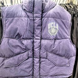 H & M - Ucla vest H & M Tuesday December 21 2021