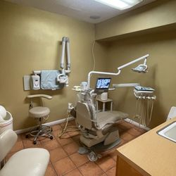 Yiwen Liu, DDS - Operating room 2