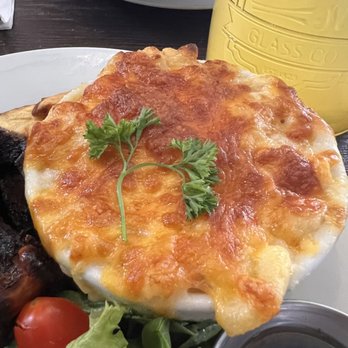 Flamingobaby Kitchen - Baked Mac & Cheese Skillet - Caribbean Near Me - Brooklyn, New York Flamingobaby Kitchen - Baked Mac & Cheese Skillet - Caribbean Near Me - Brooklyn, New York