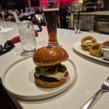 Gordon Ramsay Burger Las Vegas - Burgers Near Me - Las Vegas, Nevada Gordon Ramsay Burger Las Vegas - Burgers Near Me - Las Vegas, Nevada