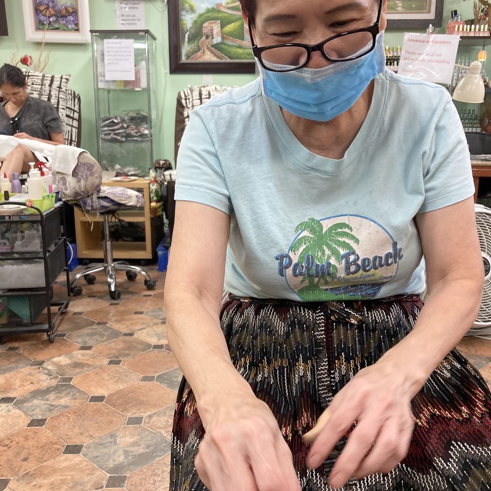 Paradise Nails & Spa - The Artist - Helena. She is a real artist and she designed my toenails, which I always do - Nail Salons Near Me - Los Angeles, California