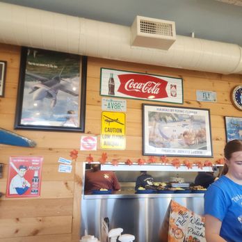 The Airfield Cafe - Cafes Near Me - North Hampton, New Hampshire