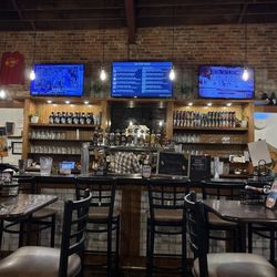 Front Street Pub & Eatery - 1st time here with Hubbie.  (9/1/2025)