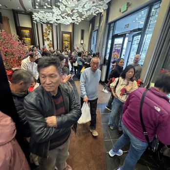 Fusion Delight - Packed lobby when we were leaving at 11:40am. - Chinese Near Me - San Leandro, California