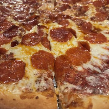 Gianni's Pizza - Pepperoni pizza XL - Italian Near Me - Monterey, California