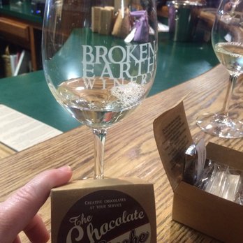 Broken Earth Winery - Cheese or chocolate tasting - New American Near Me - Paso Robles, California