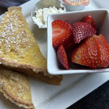 Hennessey's Grill - Kid's French Toast - Juice Bars & Smoothies Near Me - Seal Beach, California