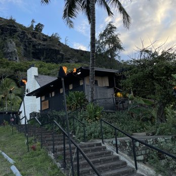 The Crouching Lion - Beer Bar Near Me - Kaaawa, Hawaii