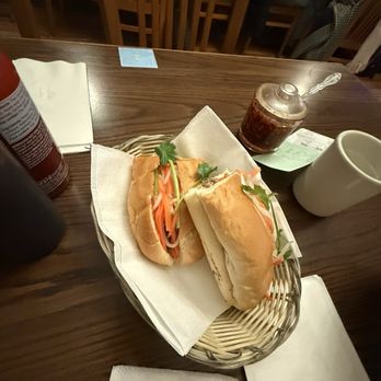 Pholicious - Satay beef bahn mi - Vietnamese Near Me - Vancouver, British Columbia