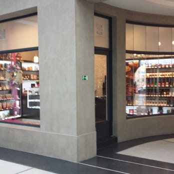 Chocotherapia - Pohled na obchod z Gurmet pasáže - Chocolatiers & Shops Near Me - Prague, Puerto Rico