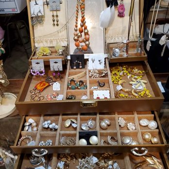 It's Just Serendipity - Fabulous antique treasures - Antiques Near Me - Hammond, Indiana
