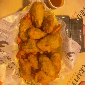 Crafty Crab - Fried oysters basket/sub sweet potato fries - Seafood Near Me - Houston, Texas Crafty Crab - Fried oysters basket/sub sweet potato fries - Seafood Near Me - Houston, Texas