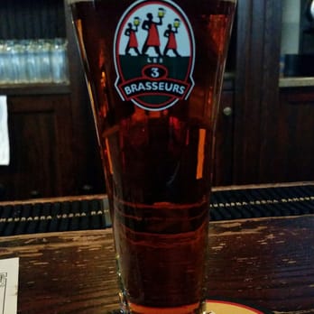 3 Brasseurs - Amber. Well balanced, smooth and bold. Blend of specialty malts gives this beer its distinct character. 6.2ABV. - Breweries Near Me - Montreal, Quebec