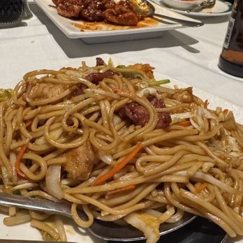 Palais De Jade - House Combi Chow Fun - Chinese Near Me - Reno, Nevada