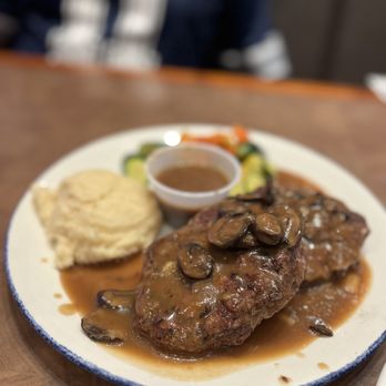 The Café - Salisbury steak with mashed potato - American Near Me - Funner, California