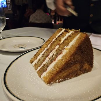 Anthony's Runway 84 - Pistachio cake - Italian Near Me - Fort Lauderdale, Florida