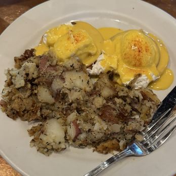 Crepeville - Canadian Benedict with Potatoes - Breakfast & Brunch Near Me - Davis, California