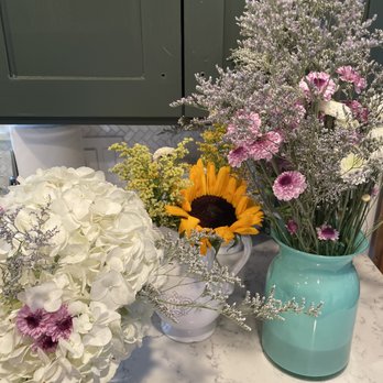 Walking Stick Brewing Company - Wednesday was empty, so I took home three bouquets! - Brewpubs Near Me - Houston, Texas Walking Stick Brewing Company - Wednesday was empty, so I took home three bouquets! - Brewpubs Near Me - Houston, Texas