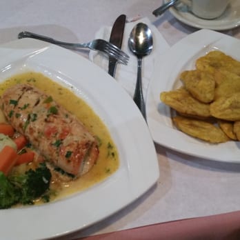 El Viejo Yayo Restaurant - Pollo relleno con camarones y tostones - Spanish Near Me - Ozone Park, New York El Viejo Yayo Restaurant - Pollo relleno con camarones y tostones - Spanish Near Me - Ozone Park, New York